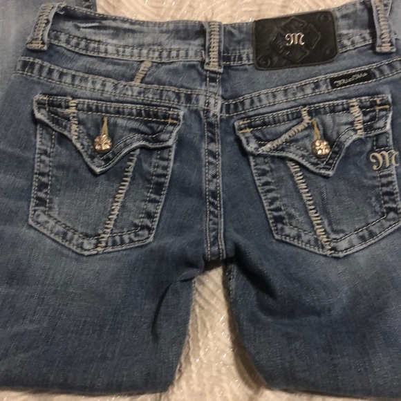 Size 27 Miss Me Capri - Picture 1 of 4